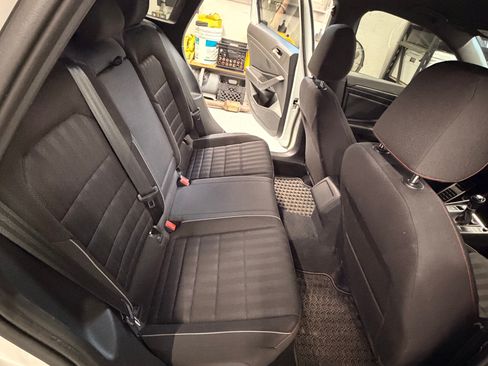 Used 2019 Volkswagen Jetta GLI FWD image 13