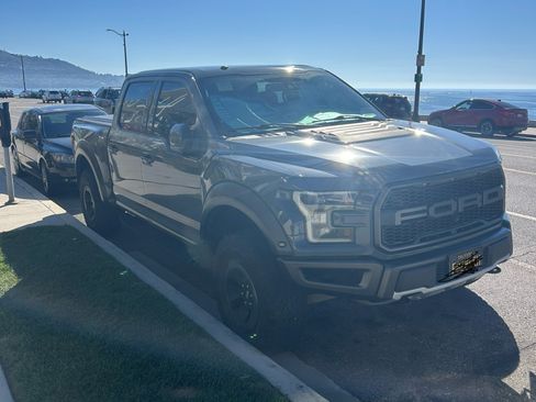 Used 2018 Ford F150 Raptor w/ Equipment Group 802A Luxury image 6