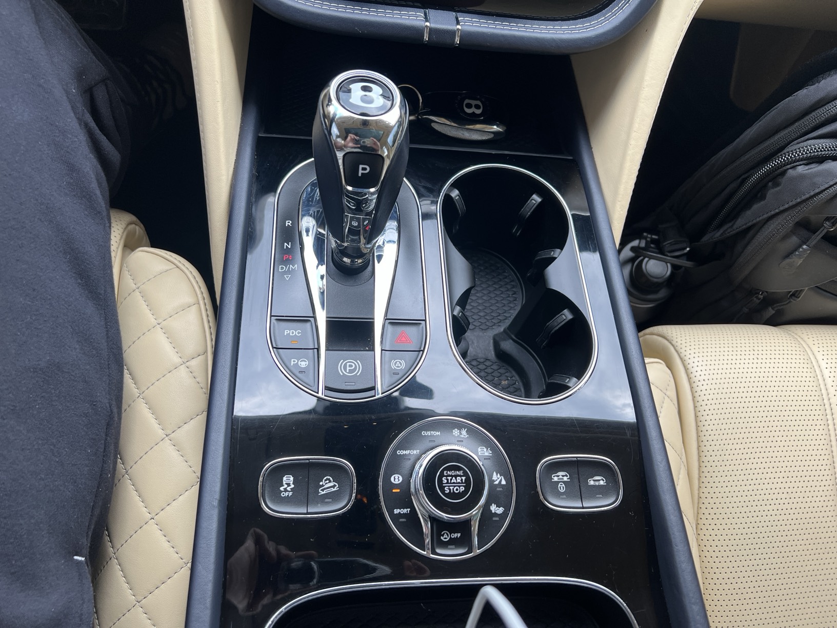 Used 2017 Bentley Bentayga AWD/4WD image 11
