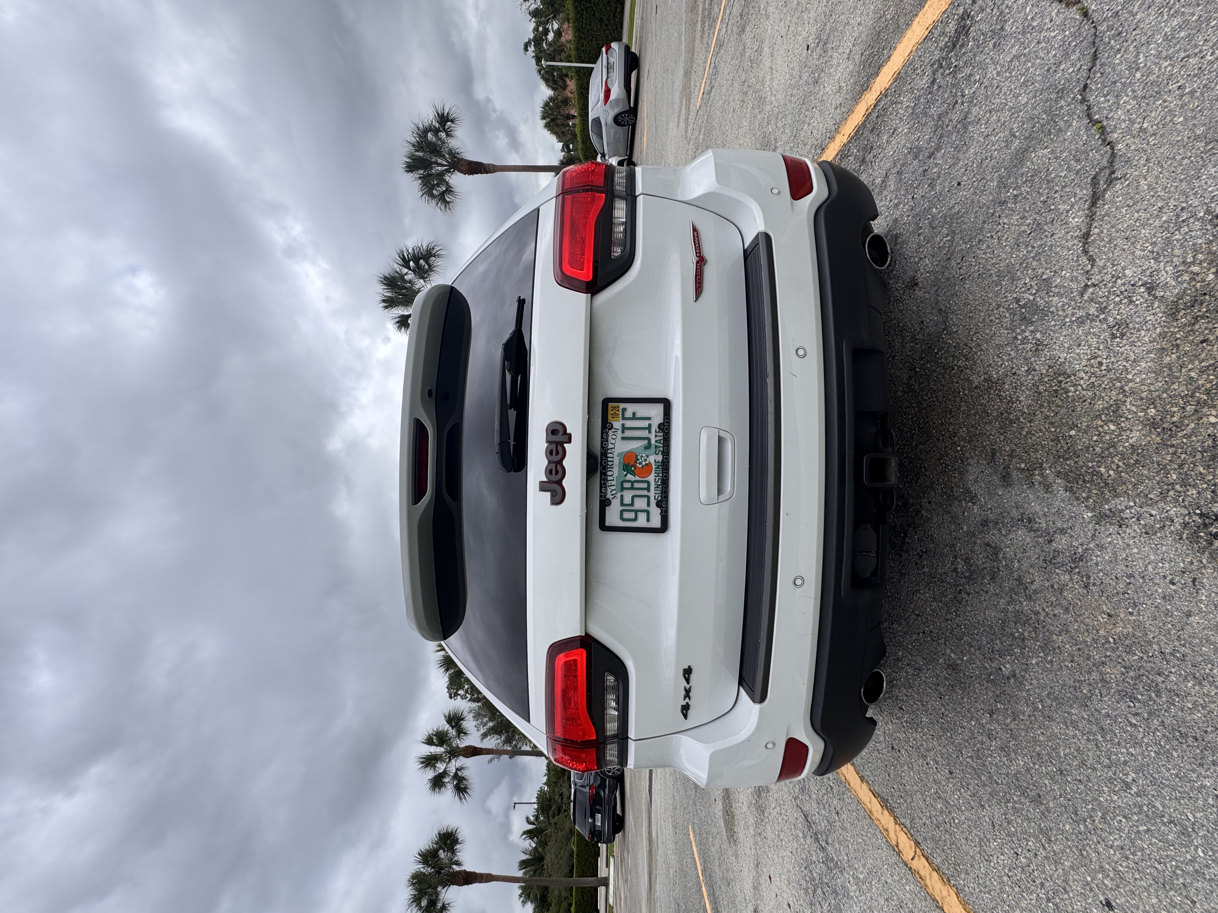 Used 2019 Jeep Grand Cherokee Trailhawk AWD/4WD image 11
