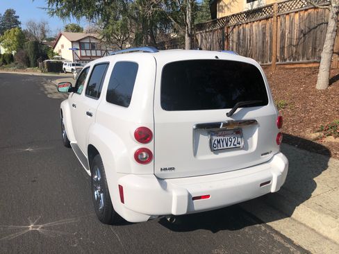 Used 2011 Chevrolet HHR LT image 4