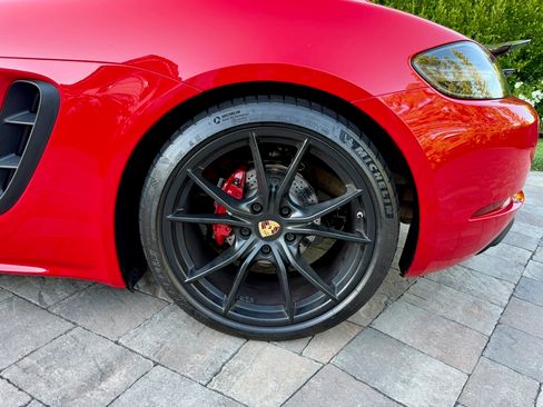 Used 2018 Porsche 718 Cayman GTS RWD image 16