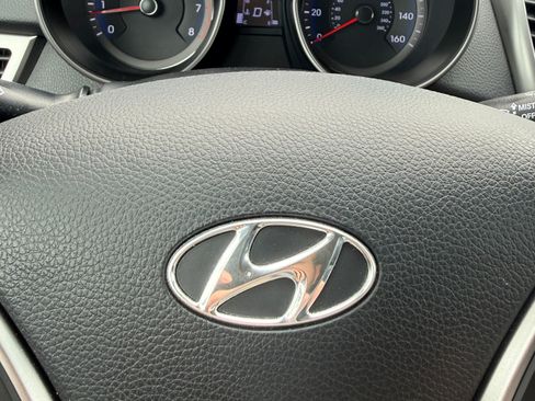 Used 2014 Hyundai Elantra GT w/ Option Group 02 FWD image 18