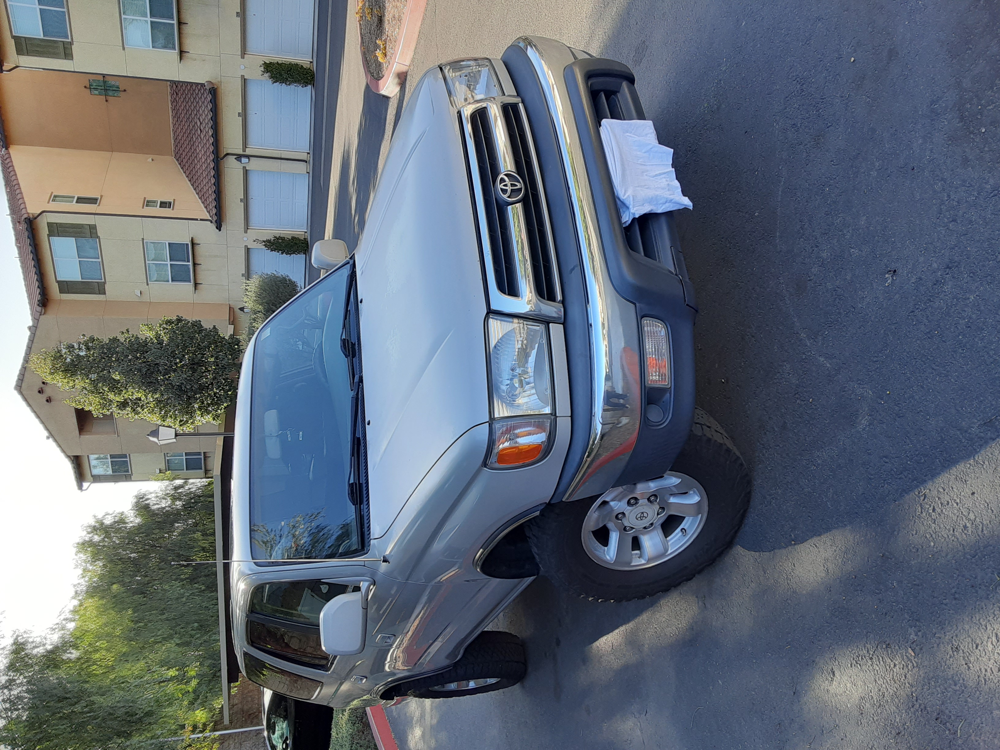 Used 2000 Toyota 4Runner SR5 RWD image 6