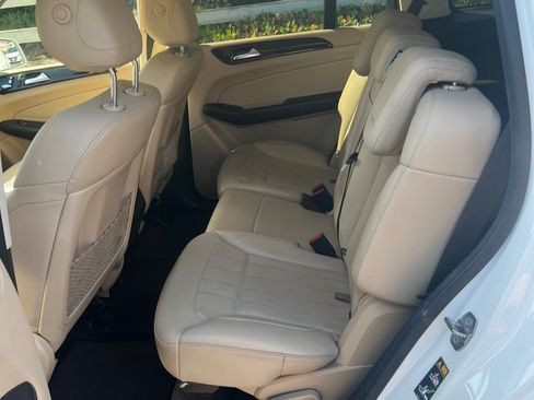 Used 2019 Mercedes-Benz GLS 450 4MATIC image 6