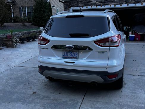 Used 2016 Ford Escape Titanium image 1