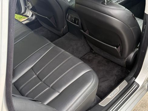 Used 2013 Hyundai Equus Signature RWD image 15