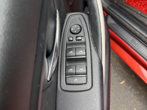 Used 2018 BMW 320i xDrive Sedan w/ Convenience Package AWD/4WD image 9