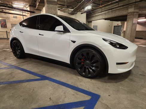 Used 2022 Tesla Model Y Performance AWD/4WD image 5