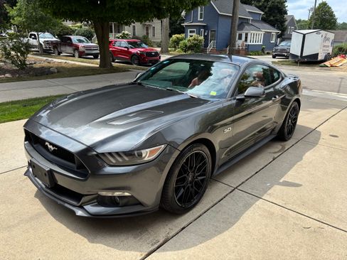 Used 2017 Ford Mustang GT Premium RWD image 9