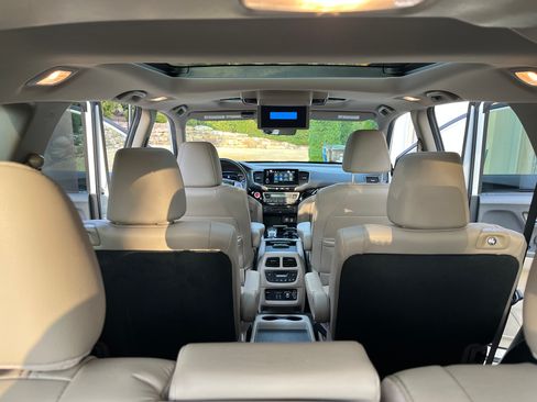 Used 2022 Honda Pilot Elite image 9