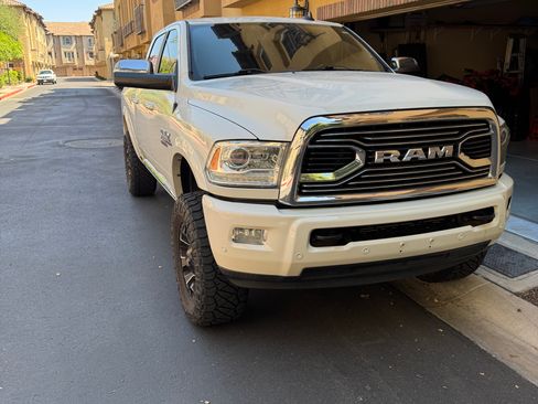 Used 2017 RAM 2500 Limited AWD/4WD image 9