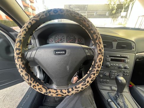 Used 2002 Volvo S60 T5 image 2