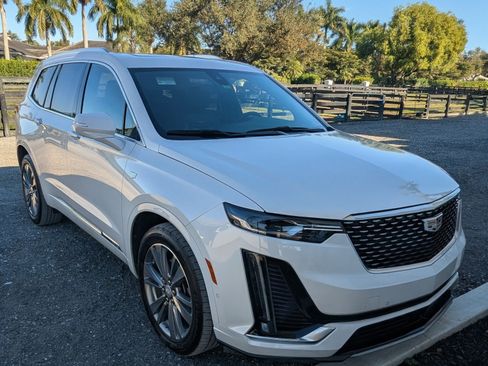 Used 2022 Cadillac XT6 Premium Luxury w/ Technology Package image 1