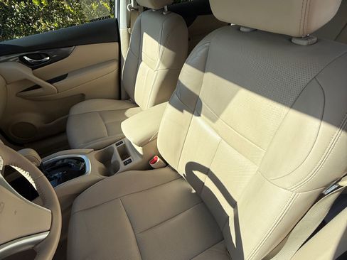 Used 2014 Nissan Rogue SL w/ SL Premium Package image 10