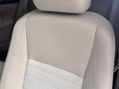 Used 2015 Toyota Camry LE FWD image 19