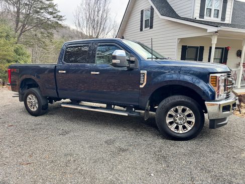 Used 2019 Ford F250 XLT w/ XLT Premium Package image 1