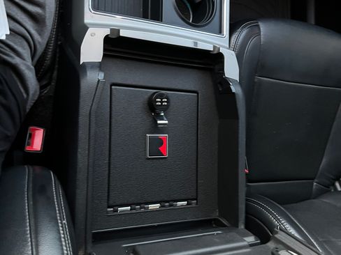 Used 2019 Ford F250 Lariat w/ Lariat Ultimate Package AWD/4WD image 25