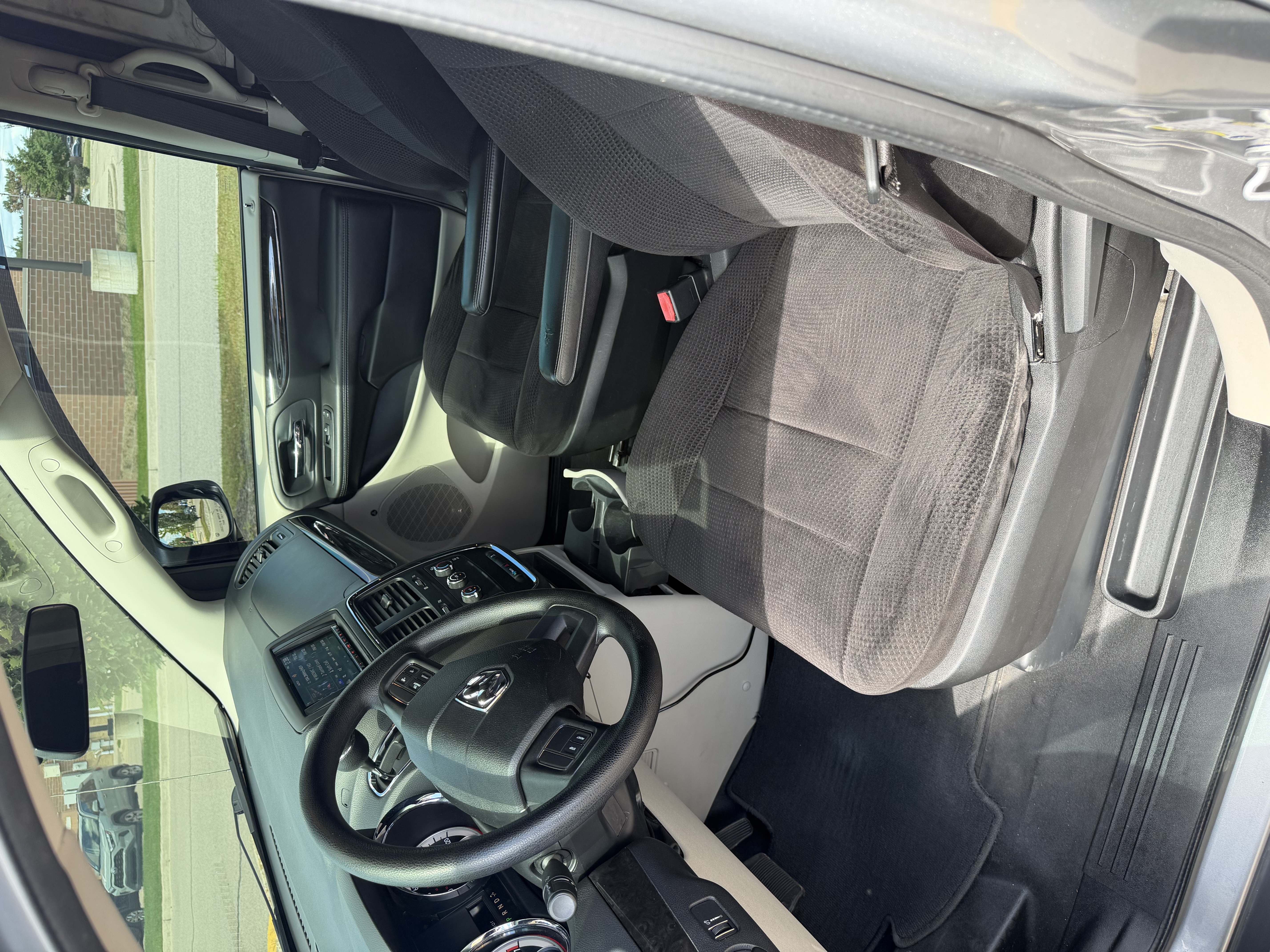 Used 2014 RAM C/V Tradesman FWD image 6
