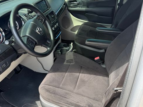 Used 2014 RAM C/V Tradesman FWD image 8