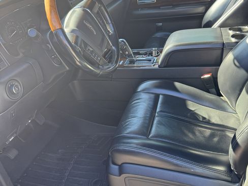 Used 2017 Lincoln Navigator L Select image 14