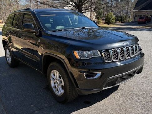 Used 2019 Jeep Grand Cherokee Laredo image 6