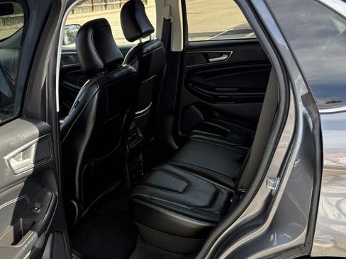 Used 2022 Ford Edge Titanium image 5