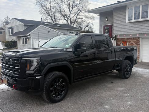Used 2025 GMC Sierra 2500 AT4 w/ AT4 Premium Plus Package image 2