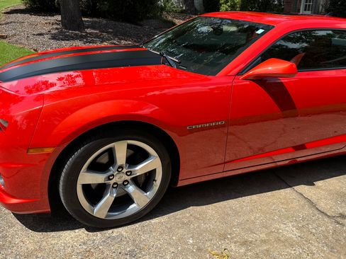 Used 2010 Chevrolet Camaro SS w/ RS Package RWD image 1