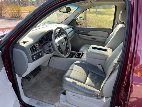 Used 2008 Chevrolet Suburban LTZ w/ LTZ Preferred Equipment Group image 14
