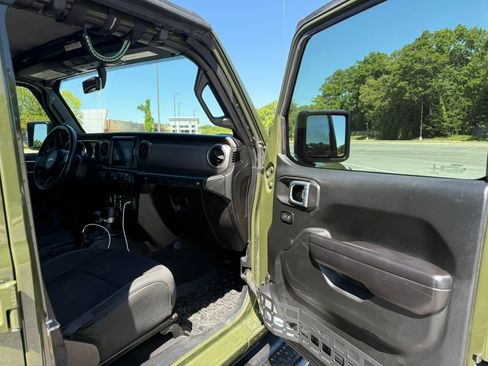 Used 2021 Jeep Wrangler Unlimited Sport AWD/4WD image 12