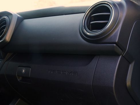 Used 2018 Toyota Tacoma TRD Pro image 15