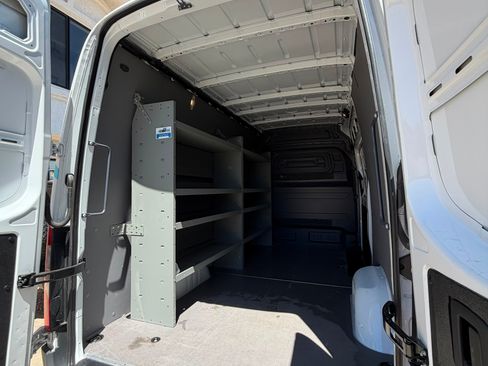 Used 2025 Mercedes-Benz Sprinter 2500 image 11