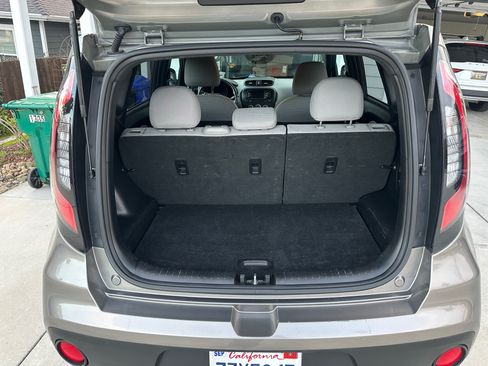 Used 2017 Kia Soul EV image 8