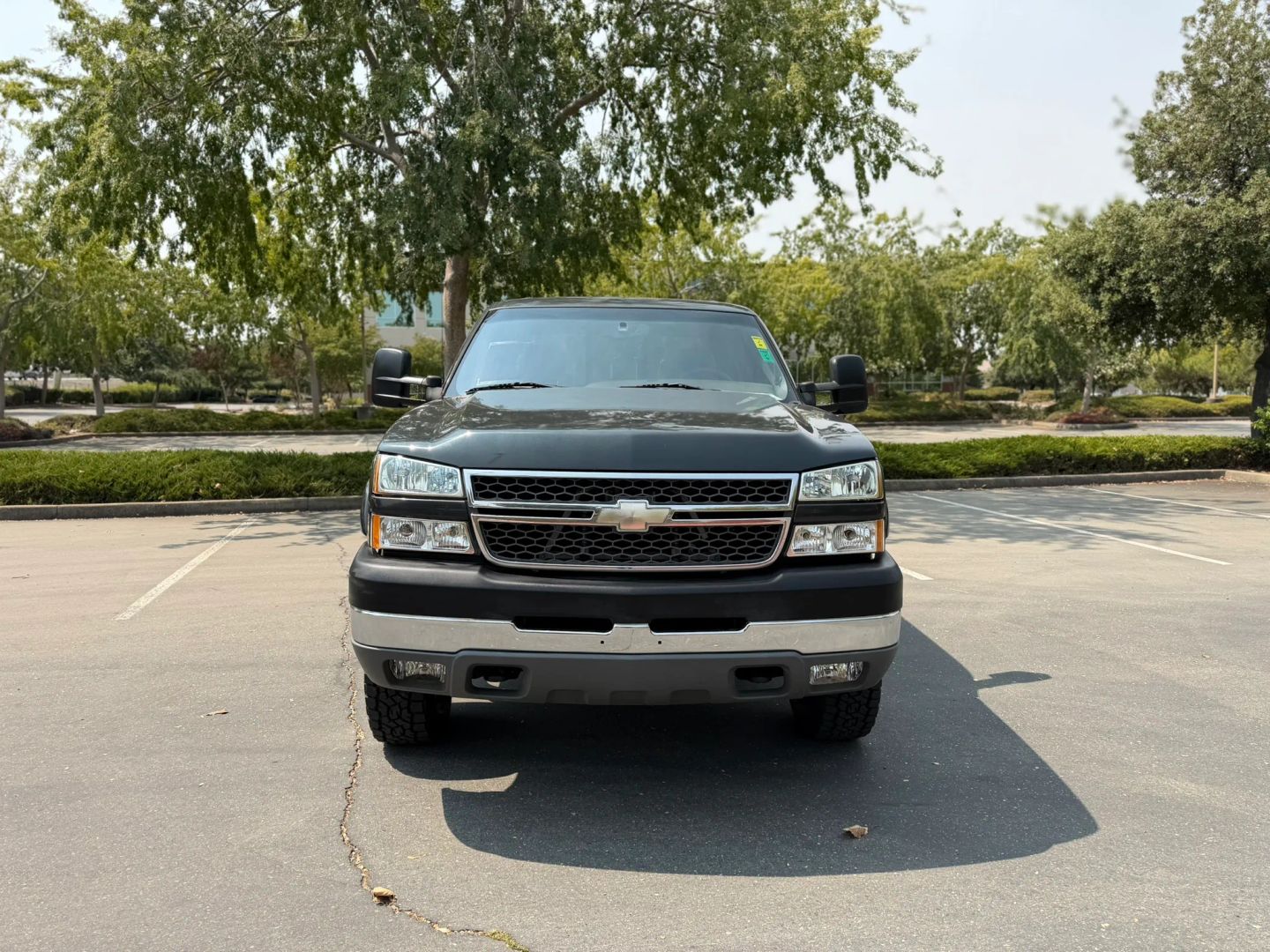 Used 2005 Chevrolet Silverado 2500 LS AWD/4WD image 2