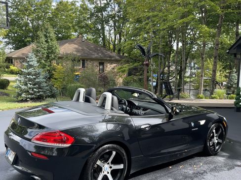 Used 2012 BMW Z4 sDrive35i RWD image 9