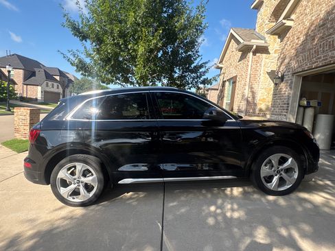 Used 2021 Audi Q5 2.0T Premium Plus w/ Premium Plus Package AWD/4WD image 6