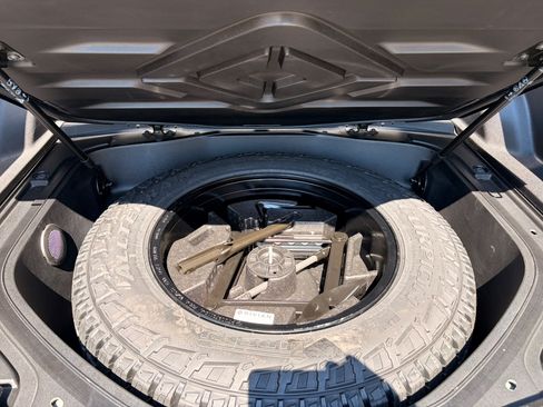 Used 2026 Rivian R1T Premium AWD/4WD image 25