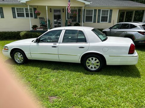 Used 2004 Mercury Grand Marquis LS RWD image 1
