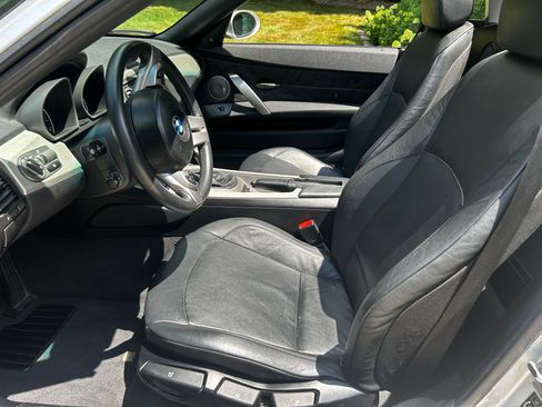 Used 2004 BMW Z4 3.0i RWD image 20