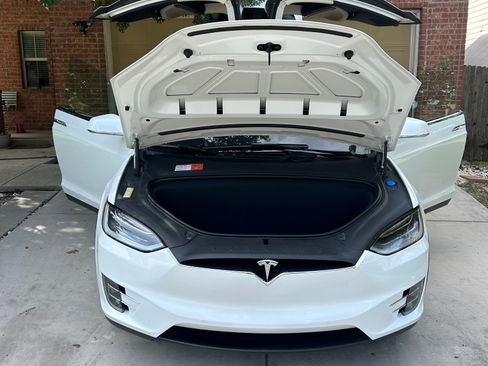 Used 2016 Tesla Model X Performance image 9