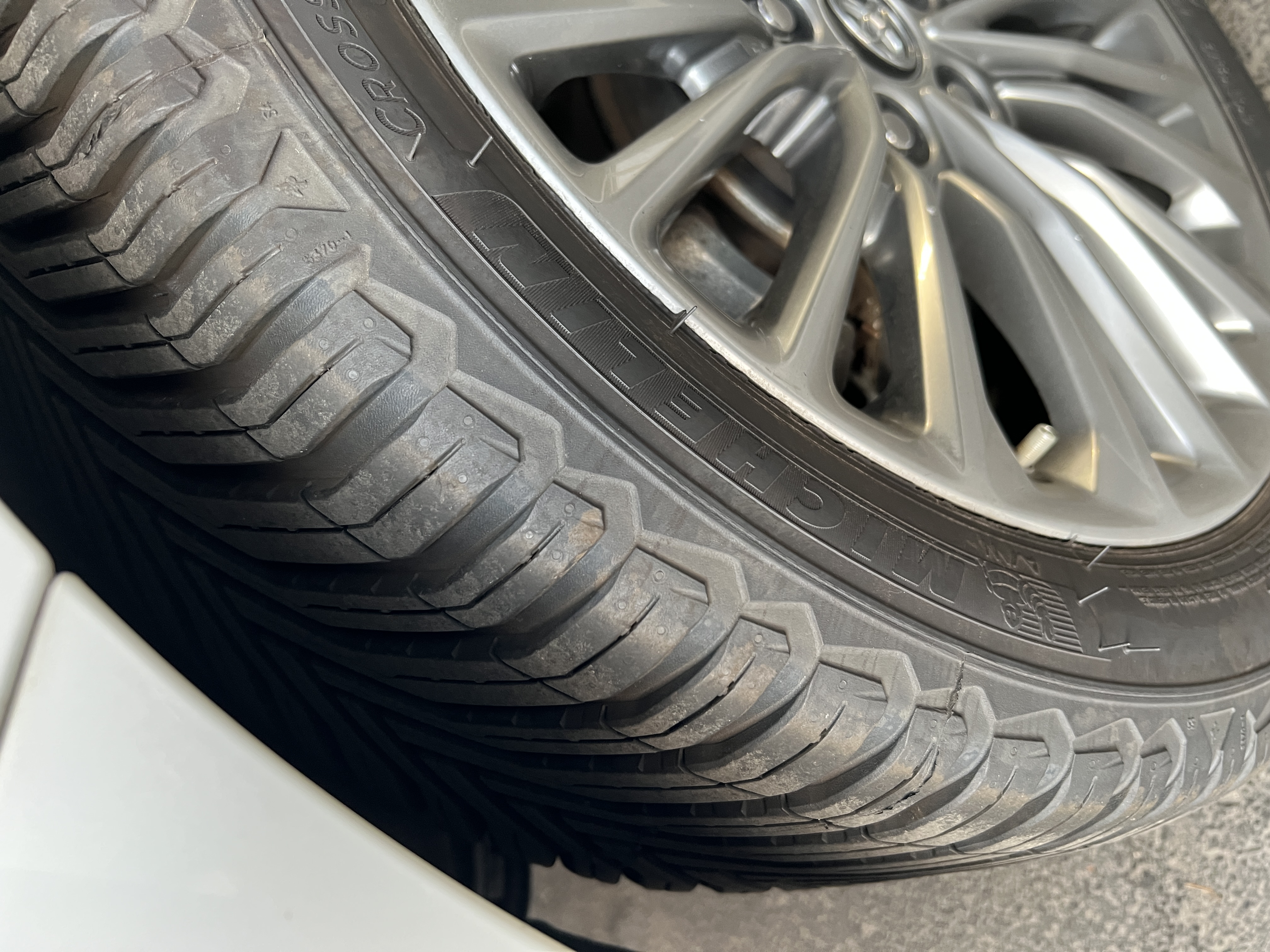 Used 2019 Toyota Avalon Limited w/ All Weather Liner Package FWD image 21