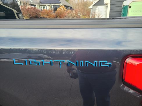 Used 2022 Ford F150 Lightning Lariat w/ Equipment Group 511A High image 9