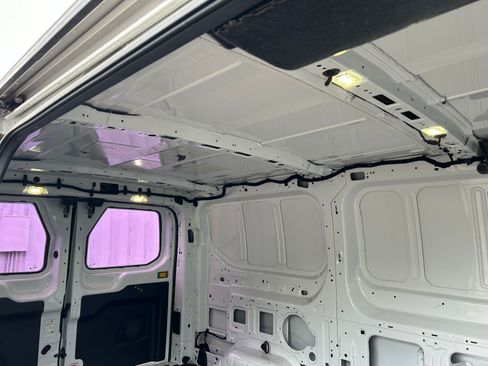 Used 2017 Ford Transit 250 130 Low Roof RWD image 6