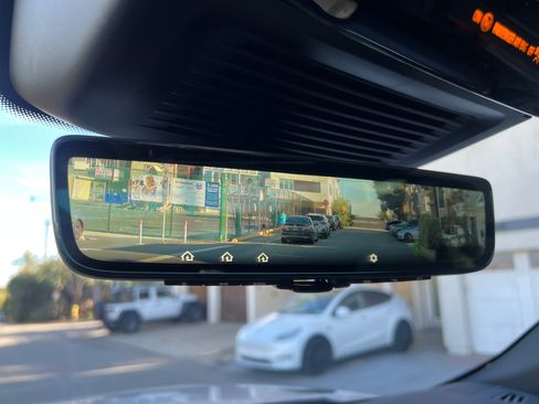 Used 2025 Land Rover Range Rover Sport Dynamic SE image 29