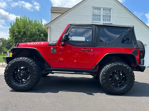 Used 2017 Jeep Wrangler Sport AWD/4WD image 4