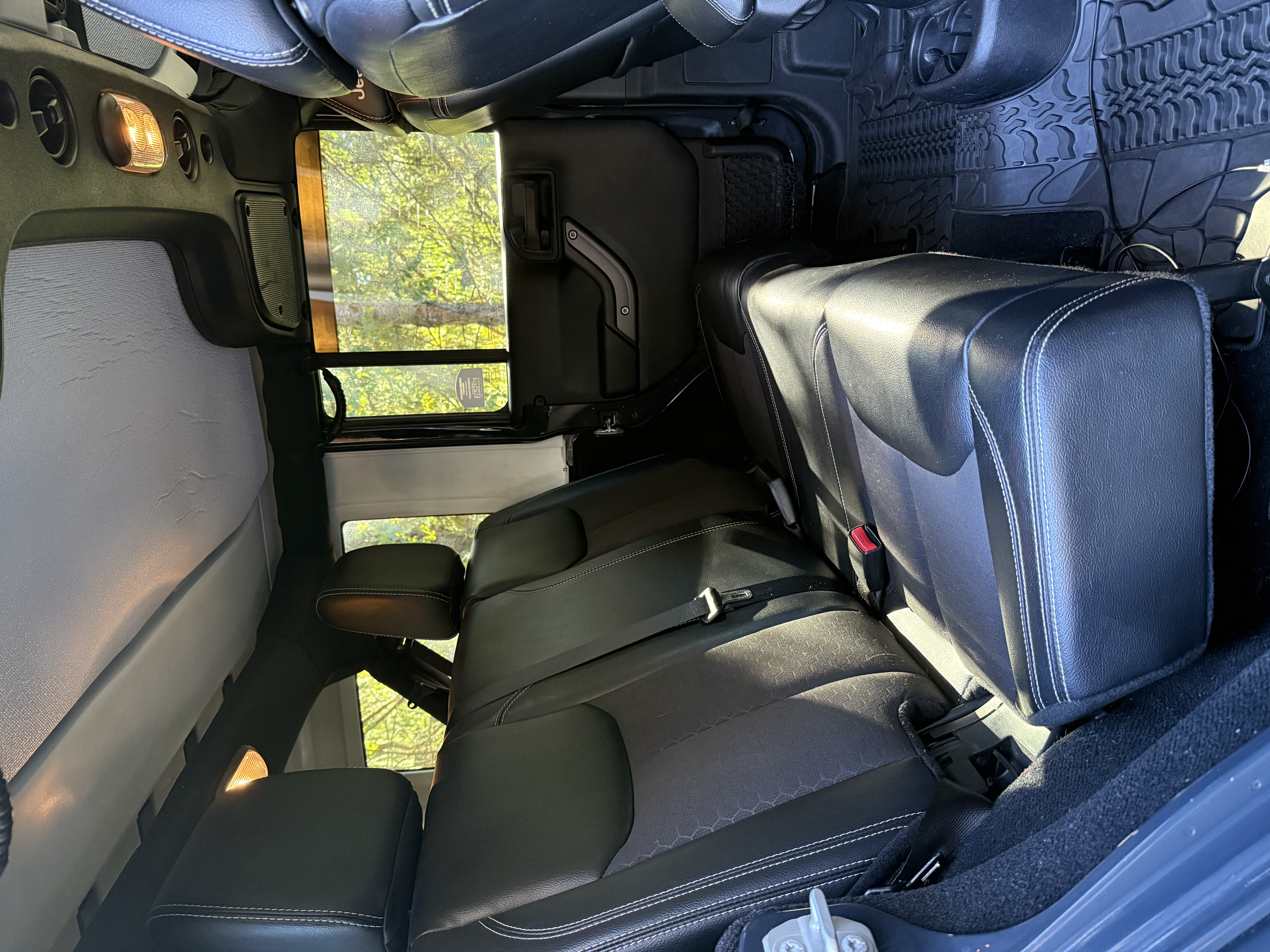 Used 2016 Jeep Wrangler Unlimited Sport AWD/4WD image 9