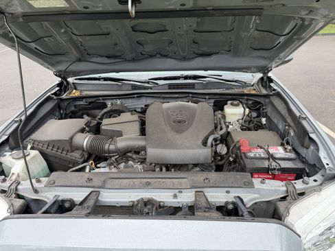 Used 2021 Toyota Tacoma TRD Off-Road image 16