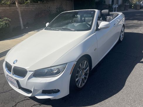 Used 2012 BMW 328i Convertible image 9