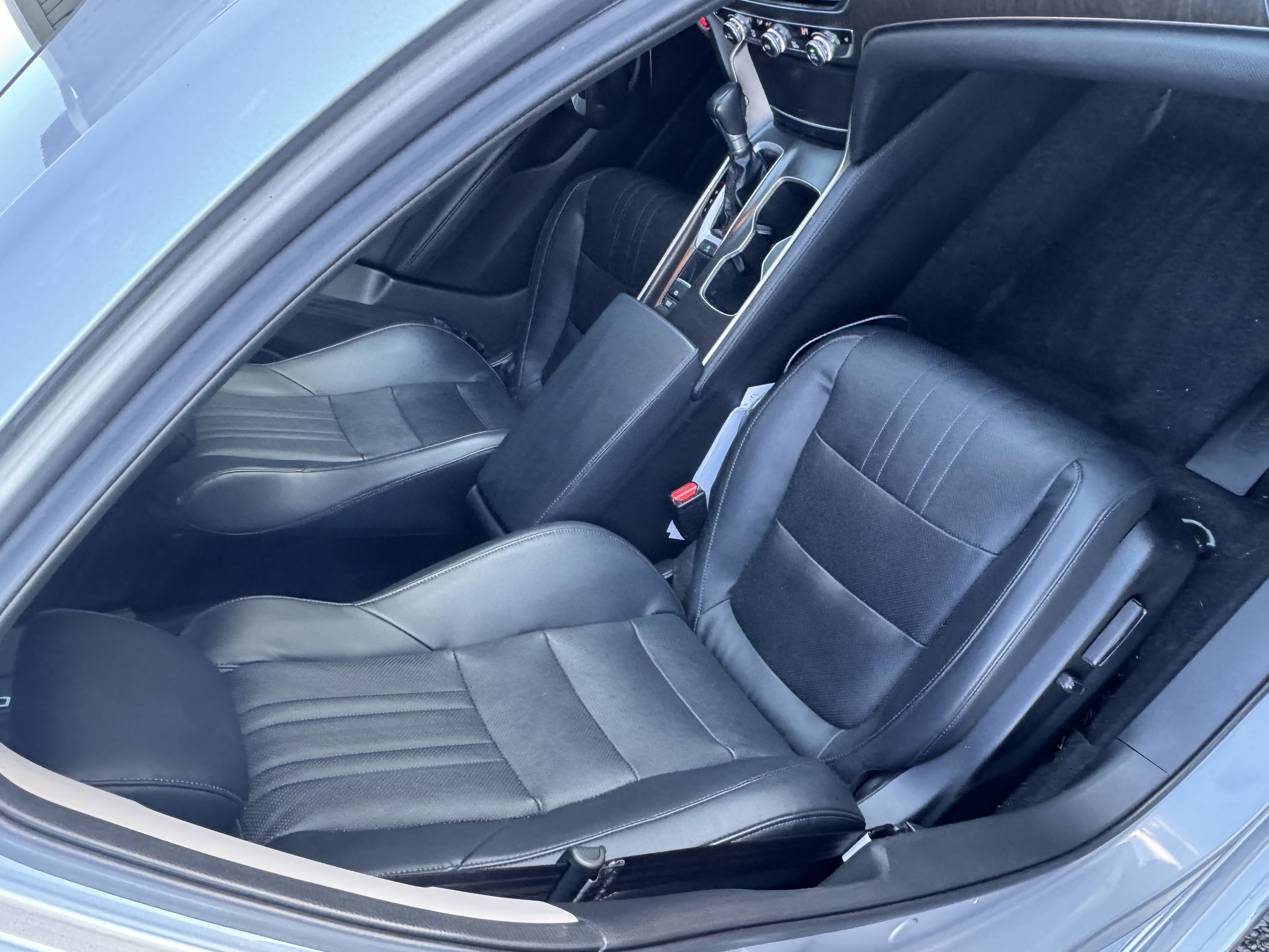 Used 2018 Honda Accord EX-L image 11